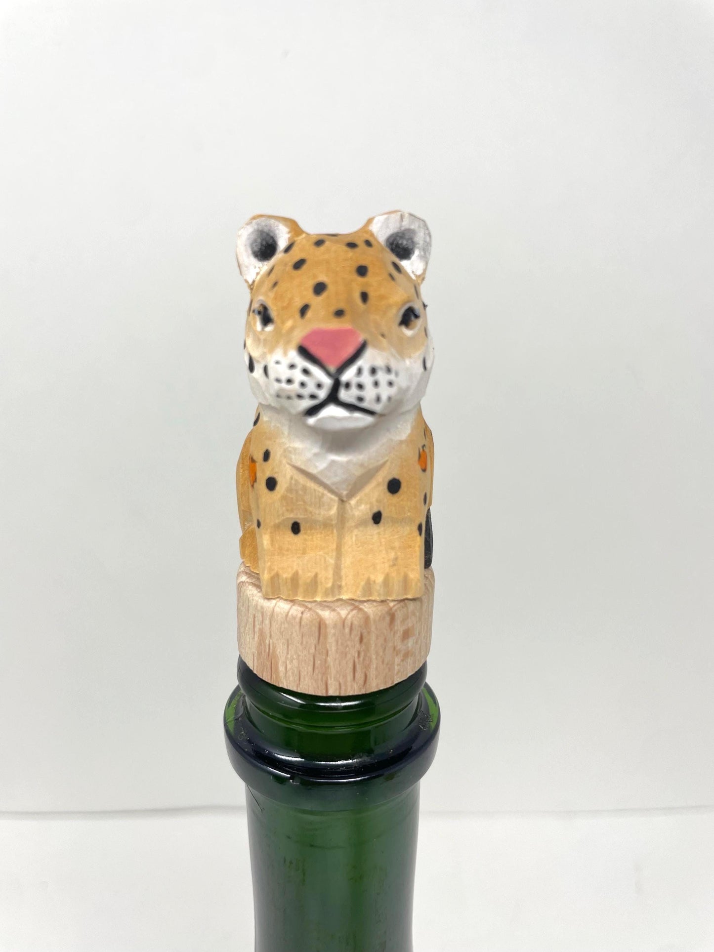 Hand-Carved Wooden Leopard Wine Stopper – Rustic Bottle Plug