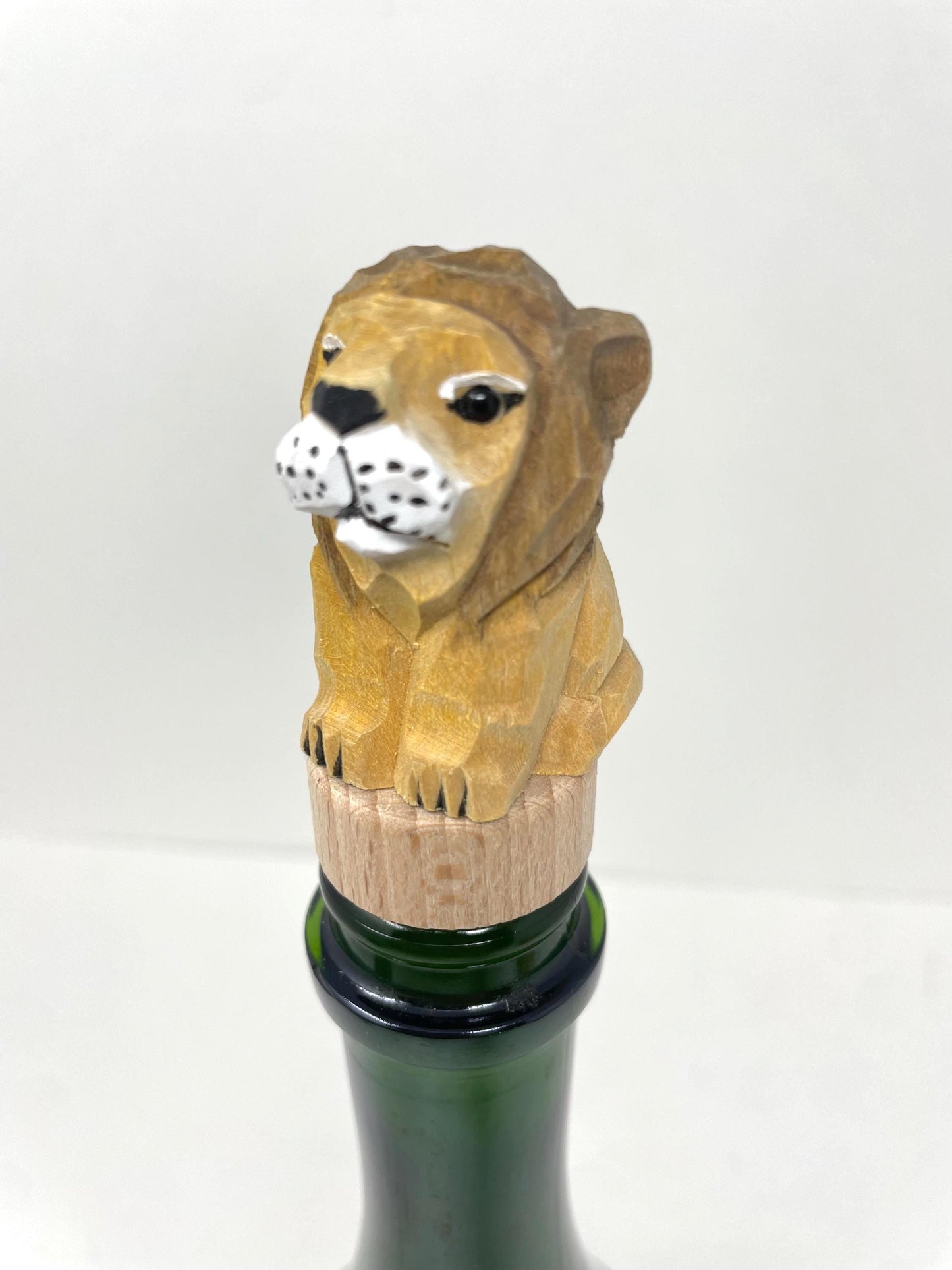 Hand-Carved Wooden Lion Wine Stopper – Rustic Bottle Plug