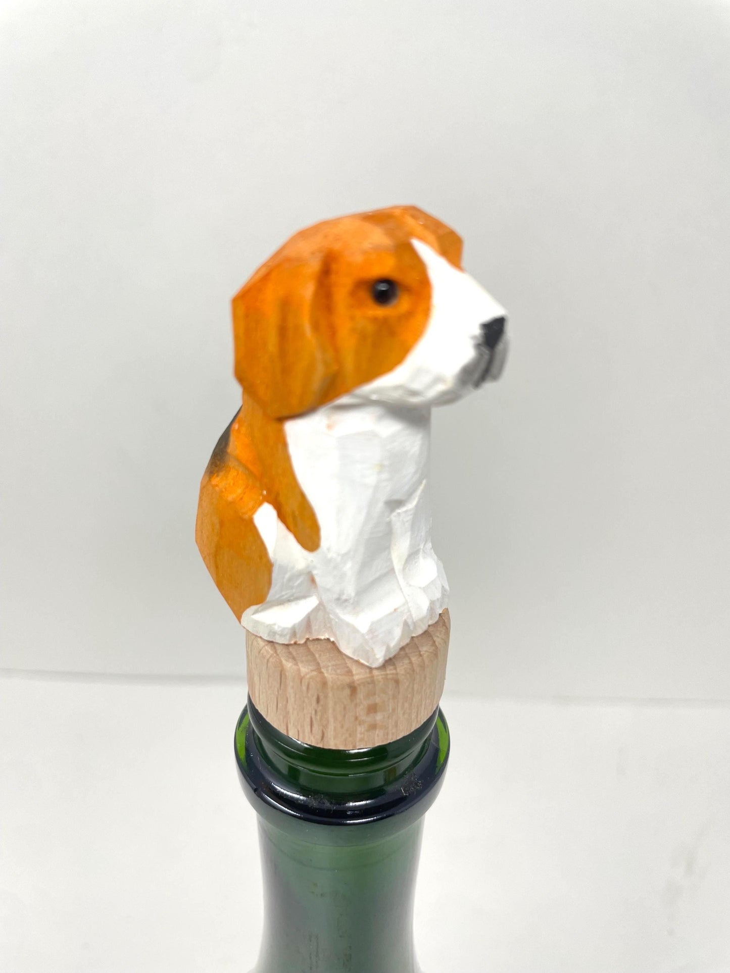 Hand-Carved Wooden Beagle Dog Wine Stopper – Rustic Bottle Plug
