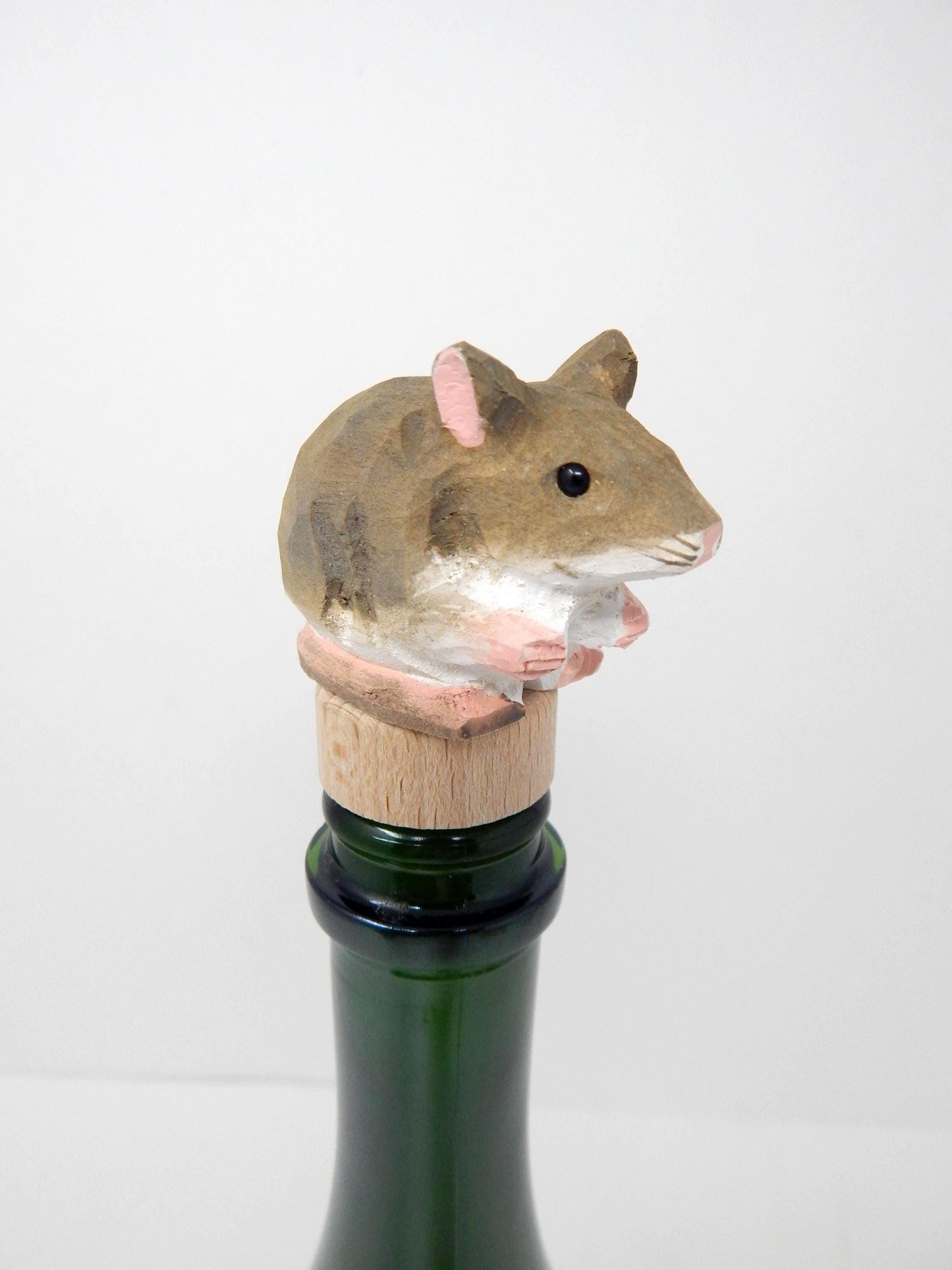 Hand-Carved Wooden Mouse Wine stopper: Miniature Rodent Collectible Décor