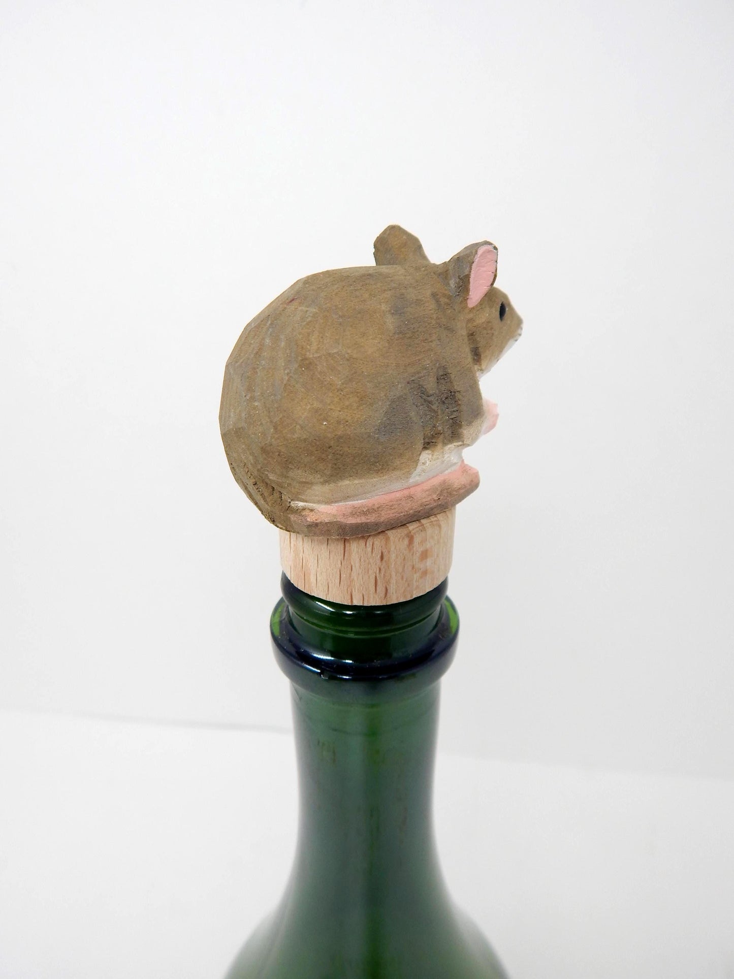 Hand-Carved Wooden Mouse Wine stopper: Miniature Rodent Collectible Décor
