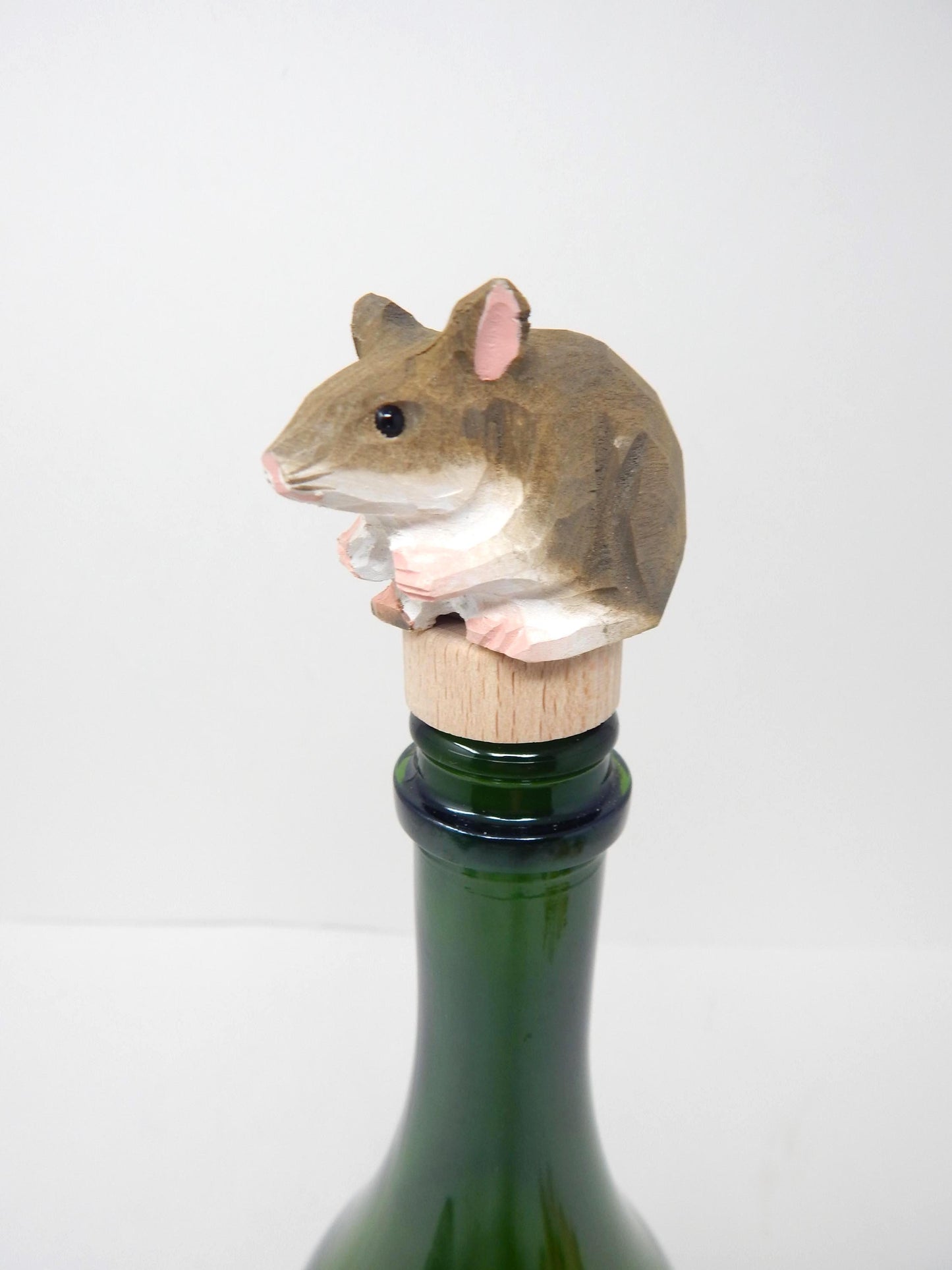 Hand-Carved Wooden Mouse Wine stopper: Miniature Rodent Collectible Décor