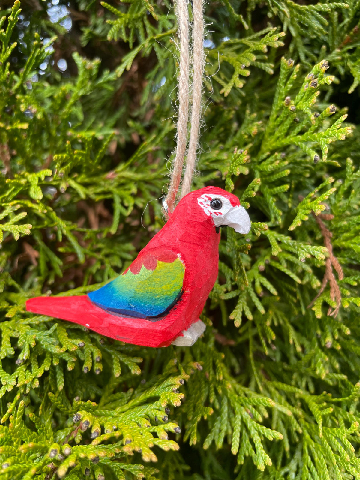 Handmade Ornament Scarlet Macaw Wooden Parrot Figurine: Miniature Tropical Bird Décor