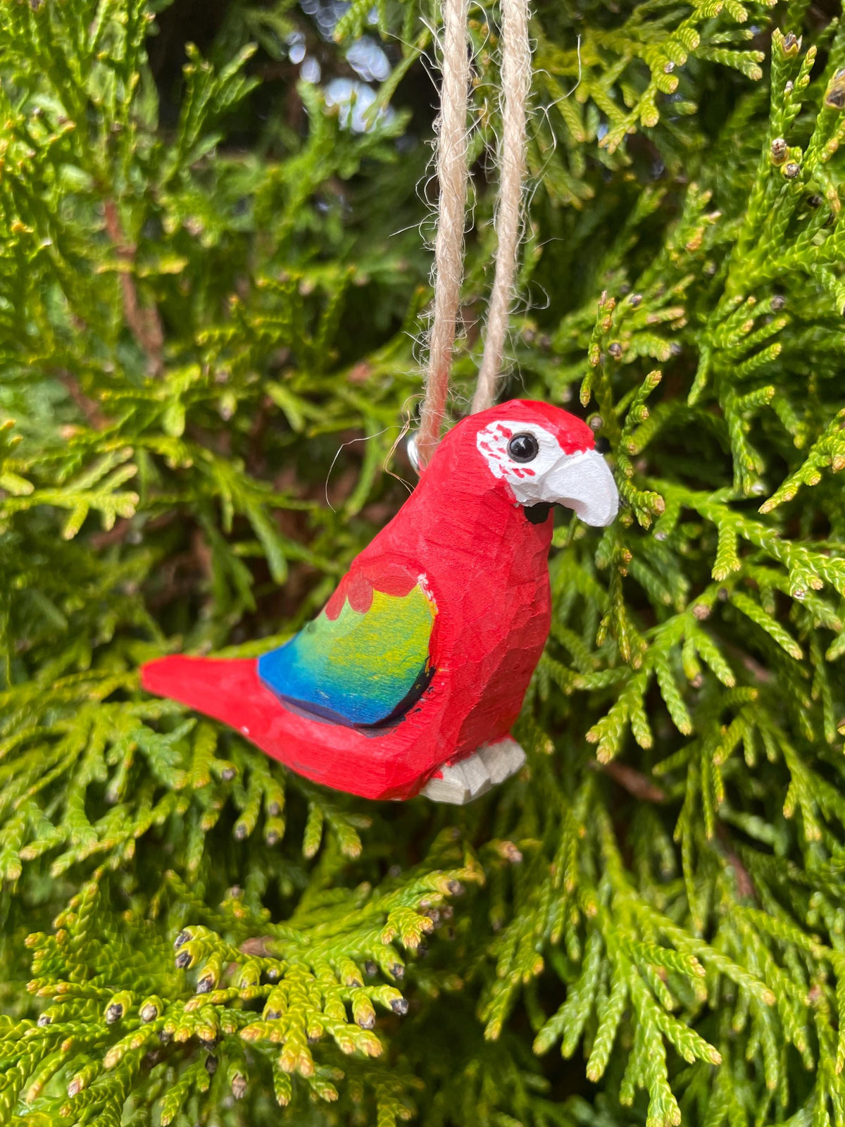 Handmade Ornament Scarlet Macaw Wooden Parrot Figurine: Miniature Tropical Bird Décor