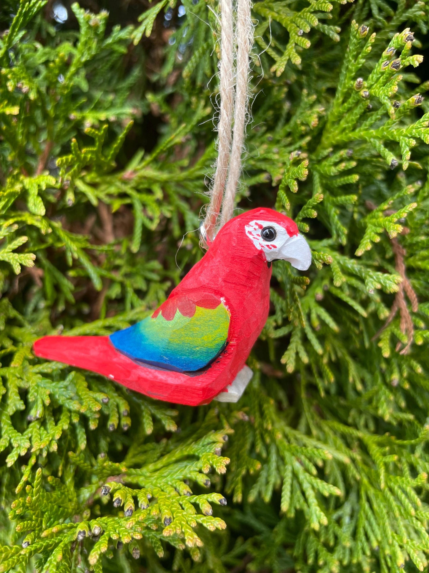 Handmade Ornament Scarlet Macaw Wooden Parrot Figurine: Miniature Tropical Bird Décor